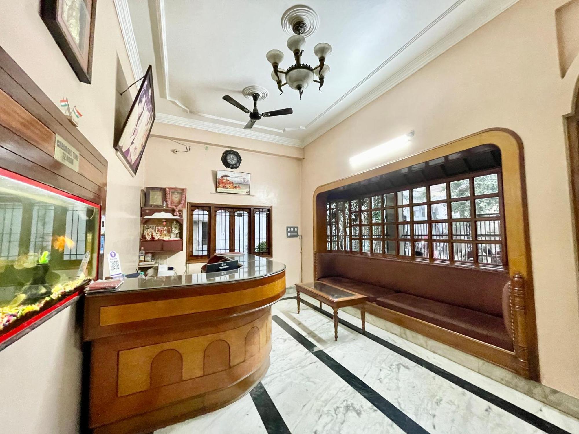 Hotel Shivam ! Varanasi होटल शिवम హోటల్ శివం ஹோட்டல் சிவம் Foreigner'S Choice ! Fully Air-Conditioned Hotel With Lift & Parking Availability, Near Kashi Vishwanath Temple, And Ganga Ghat, Best Hotel In Varanasi 2 エクステリア 写真