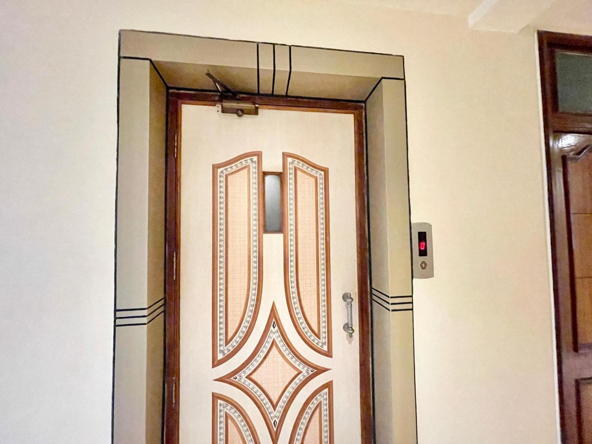 Hotel Shivam ! Varanasi होटल शिवम హోటల్ శివం ஹோட்டல் சிவம் Foreigner'S Choice ! Fully Air-Conditioned Hotel With Lift & Parking Availability, Near Kashi Vishwanath Temple, And Ganga Ghat, Best Hotel In Varanasi 2 エクステリア 写真
