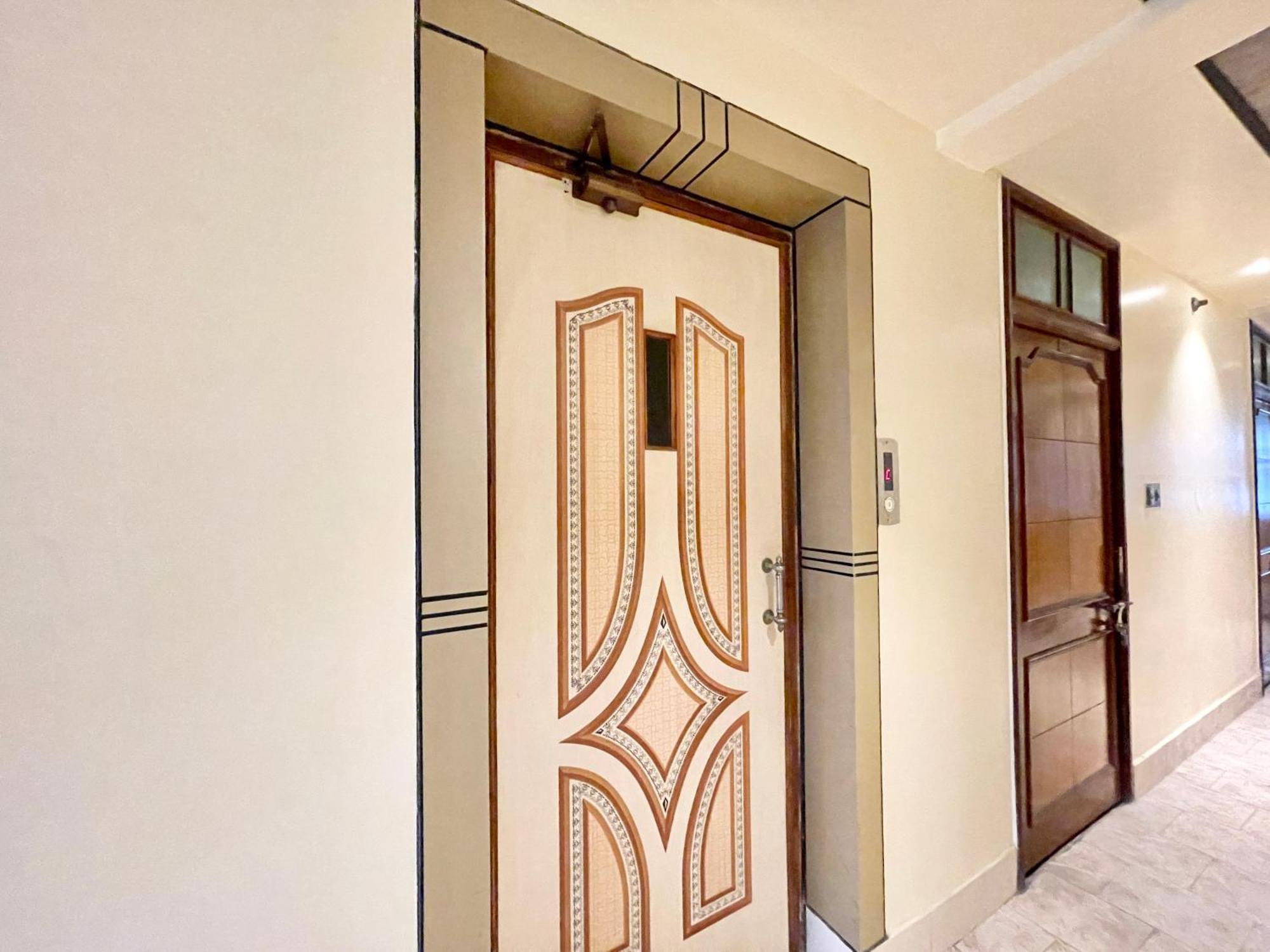 Hotel Shivam ! Varanasi होटल शिवम హోటల్ శివం ஹோட்டல் சிவம் Foreigner'S Choice ! Fully Air-Conditioned Hotel With Lift & Parking Availability, Near Kashi Vishwanath Temple, And Ganga Ghat, Best Hotel In Varanasi 2 エクステリア 写真
